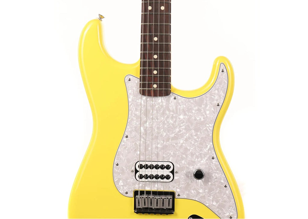 a...FENDER USA Limited Edition Tom DeLonge Stratocaster Graffiti YELLOW 2023 GUITAR w/BLACK CASE PRE-OWNED