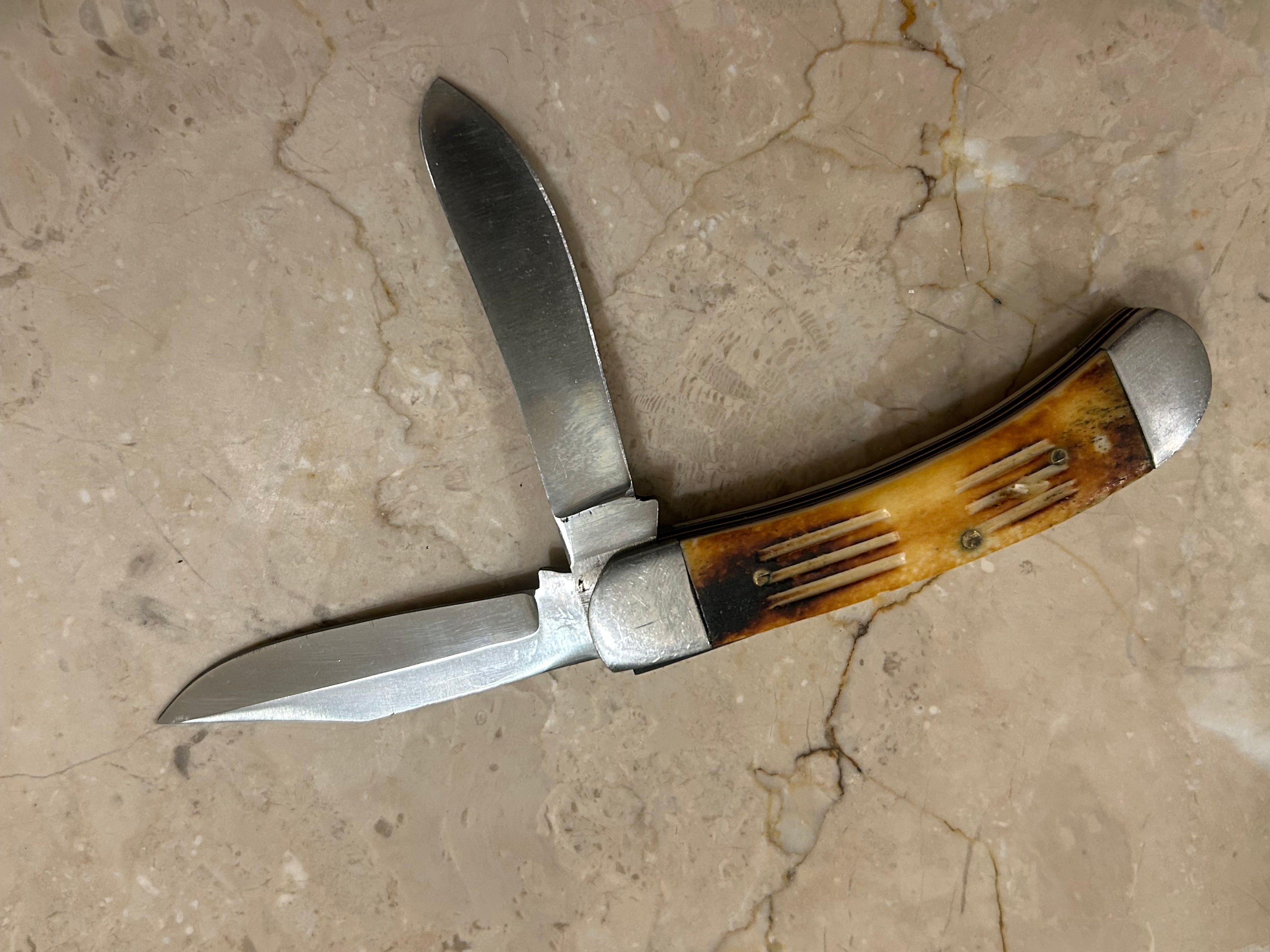 SS...TC DARK CREAM BOONE HANDLE 2 BLADE STAINLESS STEEL MANUAL VINTAGE KNIFE USED