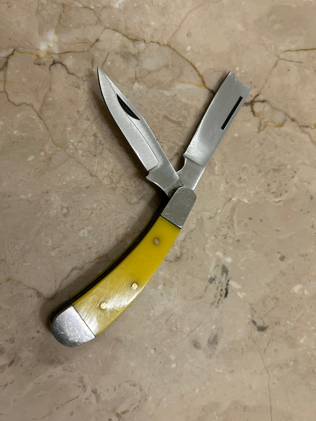 SS...TC RAZOR YELLOW BAKELIGHT HANDLE 2 BLADE STAINLESS STEEL MANUAL VINTAGE KNIFE USED