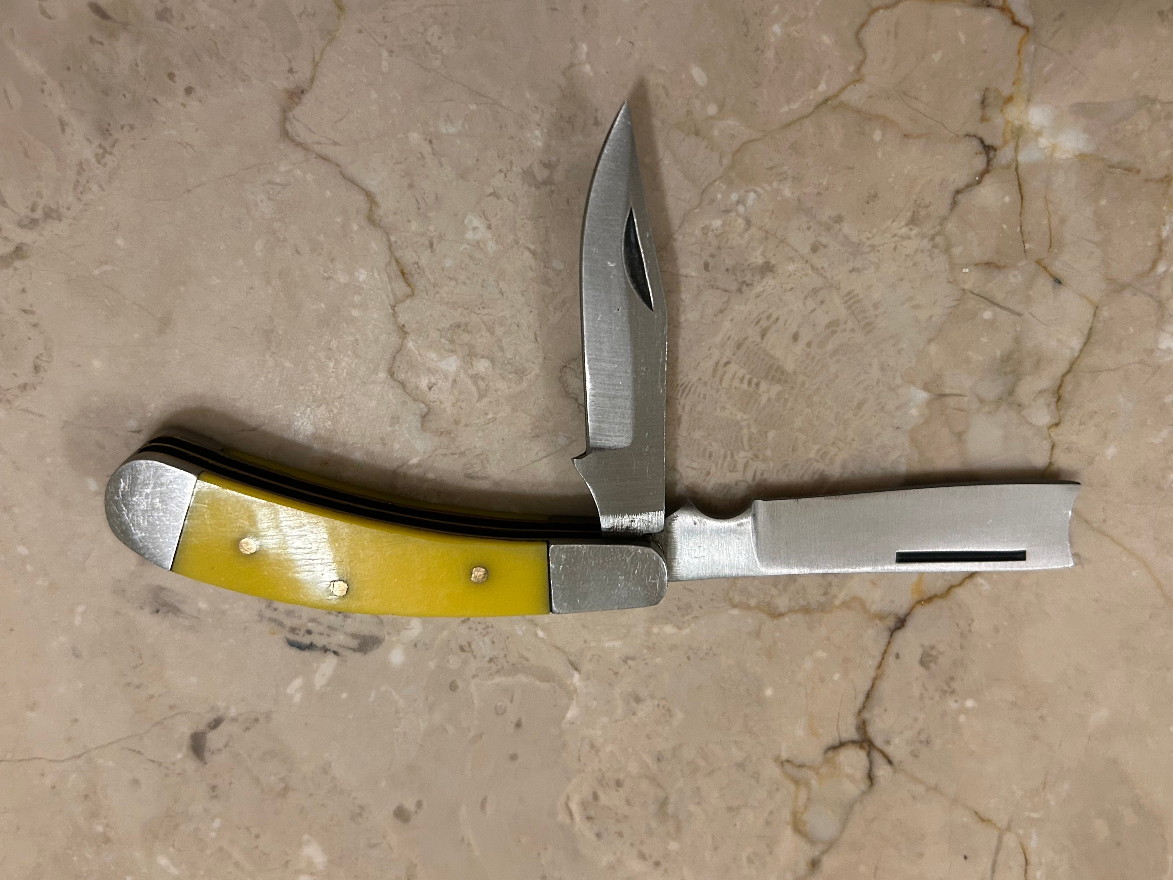 SS...TC RAZOR YELLOW BAKELIGHT HANDLE 2 BLADE STAINLESS STEEL MANUAL VINTAGE KNIFE USED