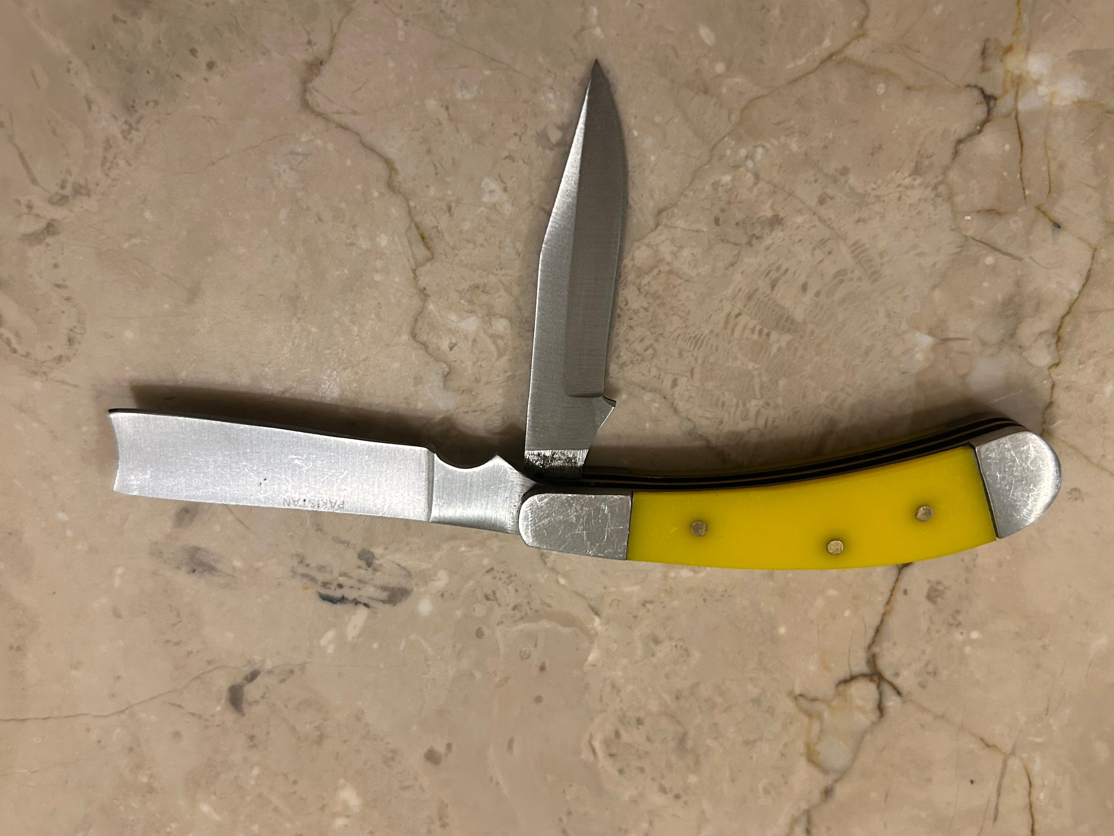 SS...TC RAZOR YELLOW BAKELIGHT HANDLE 2 BLADE STAINLESS STEEL MANUAL VINTAGE KNIFE USED