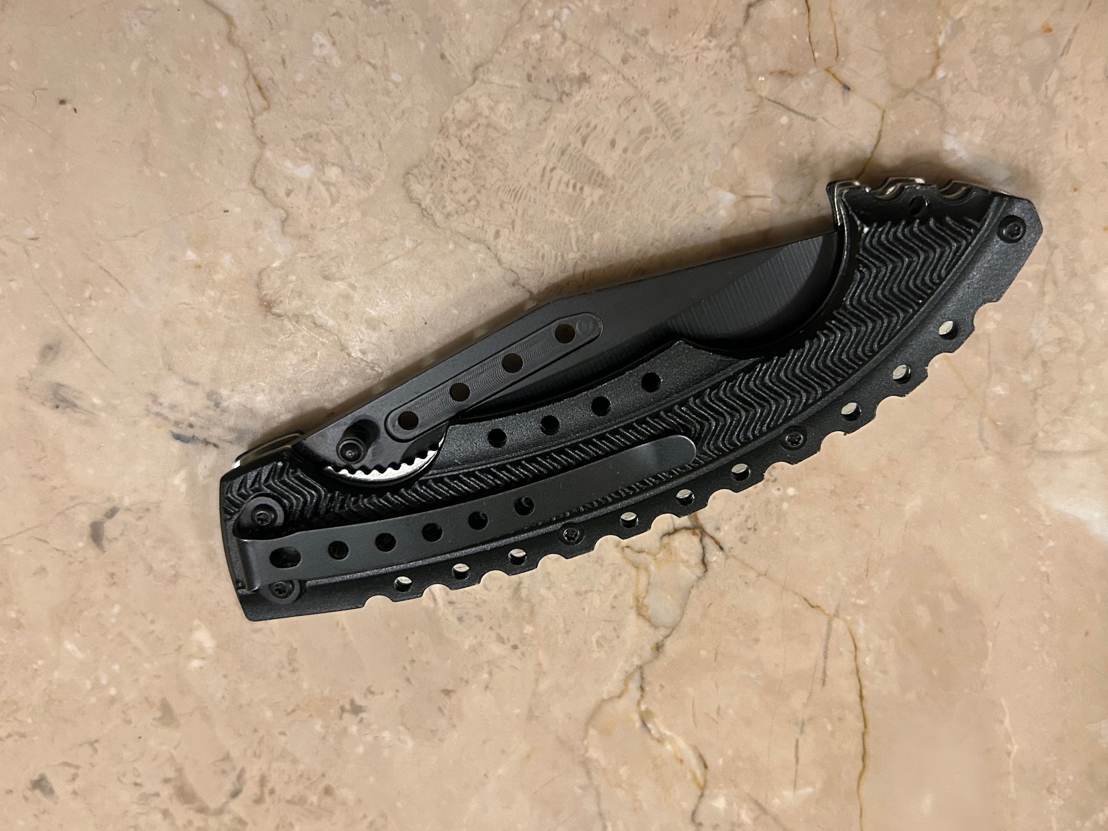 TC 1 BLADE STAINLESS STEEL CURVE HANDLE TACTICAL BLACK ASSIT VINTAGE KNIFE USED