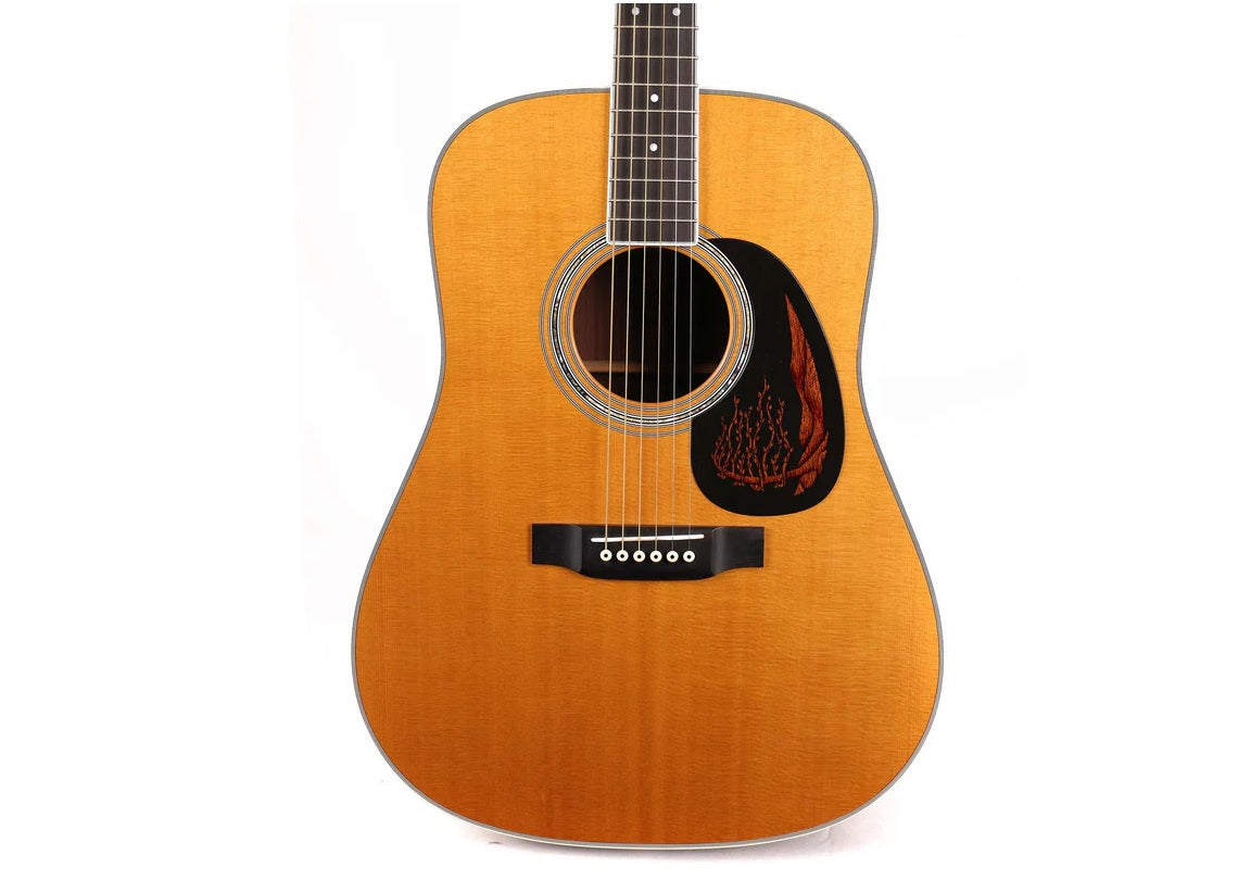a...MARTIN USA Dreadnought Acoustic Guitar 2001 PRE-OWNED