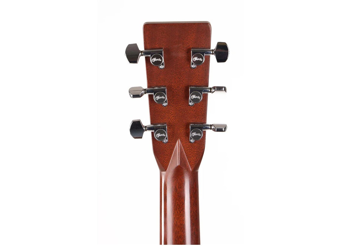 a...MARTIN USA Dreadnought Acoustic Guitar 2001 PRE-OWNED