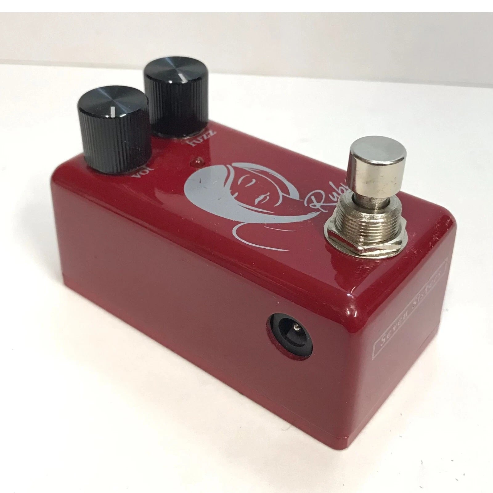 b...RED WITCH SEVEN SISTERS  RUBY FUZZ GUITAR PEDAL PRE-OWNED